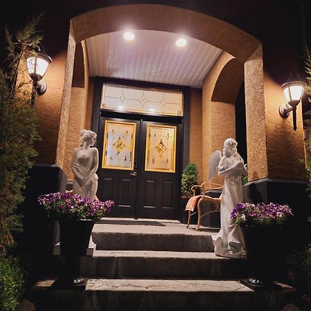 Villa Bellissimo Frantalia - La Galleriseum Versaliere Kelowna Esterno foto
